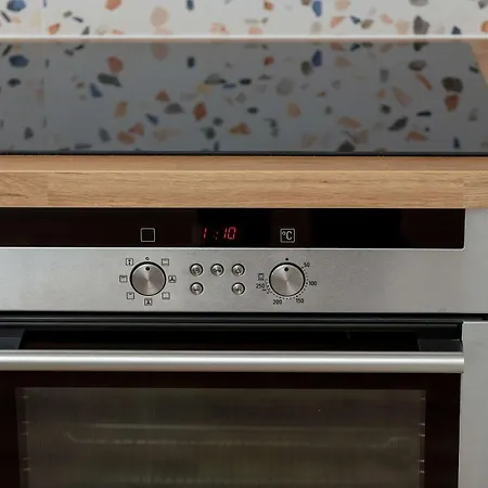 Spacious In For 6 People By Renters Apartment