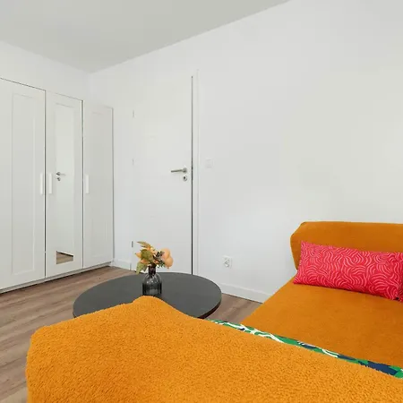 Spacious In For 6 People By Renters Apartment *